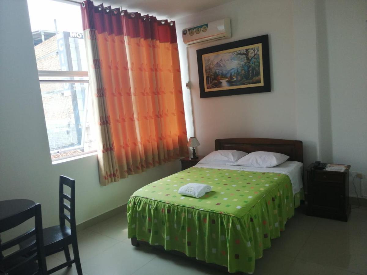 Hospedaje Renzo Tarapoto Exterior photo