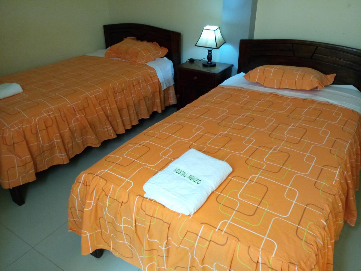 Hospedaje Renzo Tarapoto Exterior photo